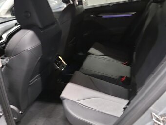 Škoda Enyaq 60 Loft 132kw MATRIX 10/2024 - 5