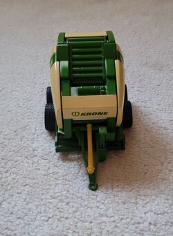 Siku Farmer prasa Krone Comprima V150XC 1:32 - 5