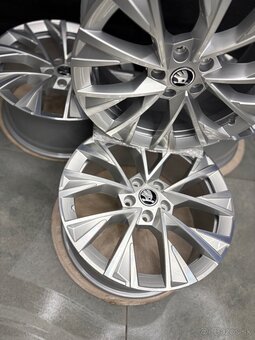 5x112 r18 Superb 3 superb 4 nove disky - 5