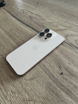 Apple iPhone 16 Pro - 5