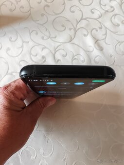 Predám Asus ROG Phone 6 5G 16 +512GB Cierny - 5