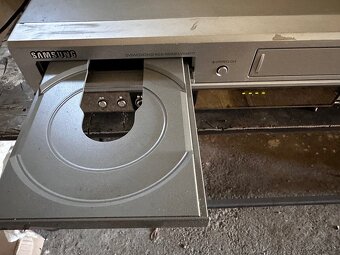 Samsung SV-DVD55T – kombinovaný DVD/VHS prehrávač - 5