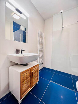 Moderný 2-izbový byt s loggiou v historickom centre Košíc – - 5