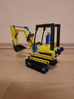 Lego Technic 8047 - Compact Excavator - 5