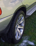 Plastové lemy blatníkov BMW X5 E53. - 5