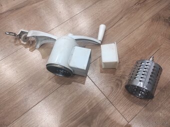 Predám krajač sližov, chleba a mlynček - 5