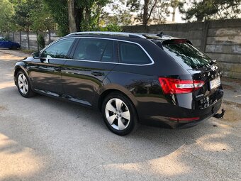 Skoda Superb combi 2.0TDI DSG 2022 - 5