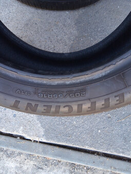 Predám letné pneu. GOOD YEAR EFFICIENT 205/55R16 - 5