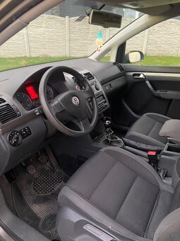 Volkswagen Touran - 5