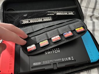 Nintendo Switch (2017) - 5