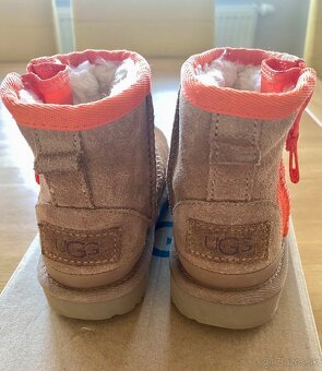 Detské cizmy UGG Classic mini Zipper, v. 25 - 5