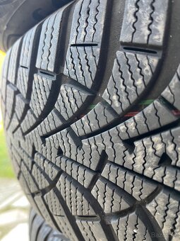 Goodyear UltraGrip 205/60 R 16 - 5
