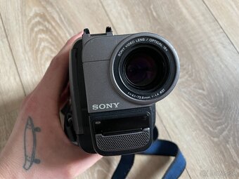 Video 8 kamera Sony TR511E - 5