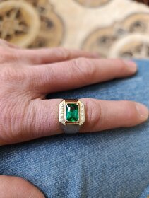 Pánsky zlatý prsten s brilliantmi a smaragdom - 5