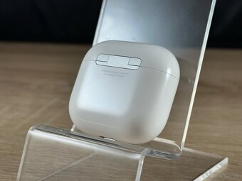 NOVÉ Apple AirPods 4 - 5