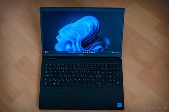 Dell Latitude 3520 - i5 4-core, 16GB DDR4, 512 SSD - 5