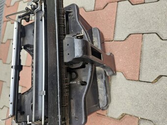 Predaj starožitného písacieho stroja Remington - 5