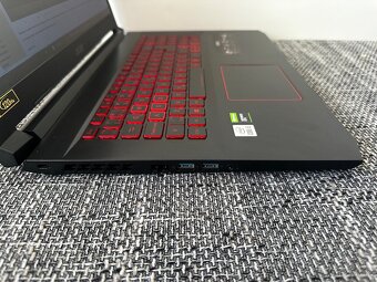 Acer Nitro 5 + Xbox ovládače - 5