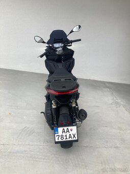 Aprilia SR GT 200 - 5