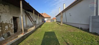 Predám rodinný dom v obci Belince s 13 á pozemkom - 5