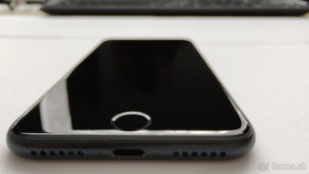 iPhone SE 2022 64GB Midnight Ako nový - 5