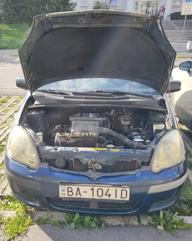 Predám Toyota Yaris - automatická prevodovka - 5