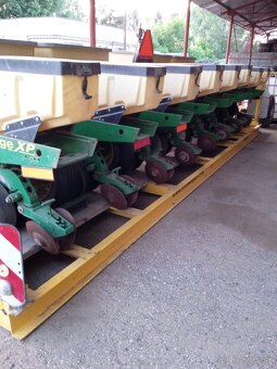 Sejačka John deere 8 r. - 5