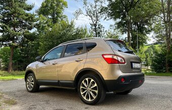 Nissan Qashqai 1,6 benzín 84 kW, naj. 111 300 km, r.v. 2010 - 5