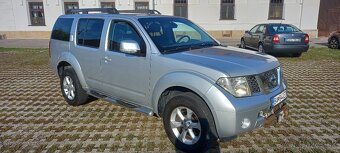 Nissan Pathfinder 2.5D  2009 4x4 - 5