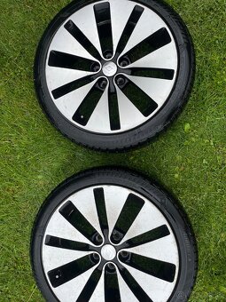 225/40 R18 - 5