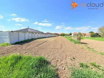 Na predaj slnečný stavebný pozemok – Malé Zálužie, 1356 m² - 5