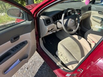 Hyundai accent 1.4 - 5