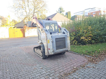 Pásový nakladač Takeuchi TL8 Bobcat T650 Caterpillar - 5