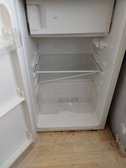 Predám chladničku Zanussi 120 l - 5
