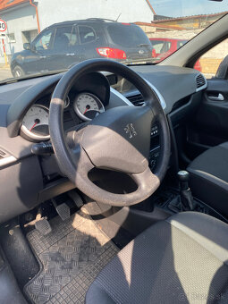 Peugeot 207 1.4 HDI na opravu/náhradné diely - 5