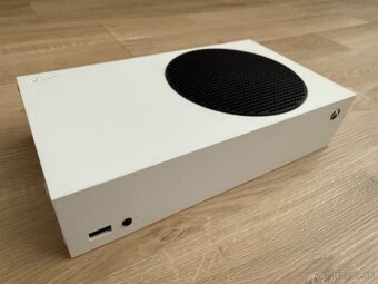 Xbox Series S — takmer nový, so psím umeleckým ovládačom - 5