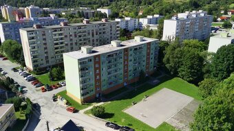 NA PREDAJ 4-IZBOVÝ BYT-Považská Bystrica - 5