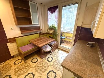 ZACHOVALÝ 3-IZBOVÝ BYT na Rozkvete, Považská Bystrica (64 m² - 5