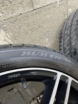 Elektróny Audi r19 - 5