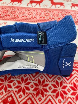 PREDANÉ. Predám nové profi rukavice Bauer Vapor Hyperlite Sr - 5