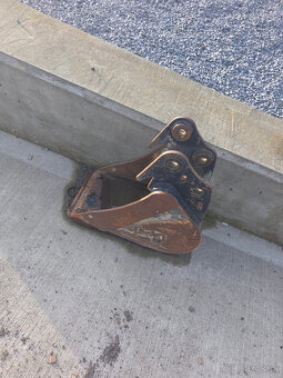 minibager komatsu 2t - 5