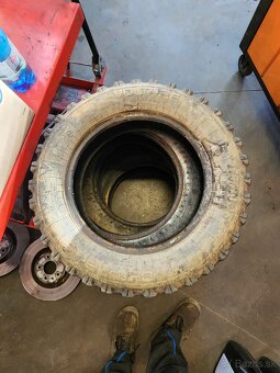 Predám pneumatiky na Lada niva - 5