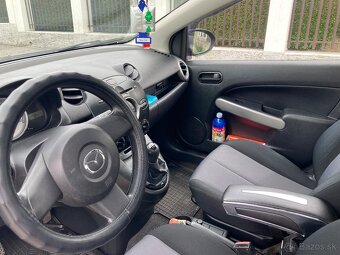 Mazda 2 - 5