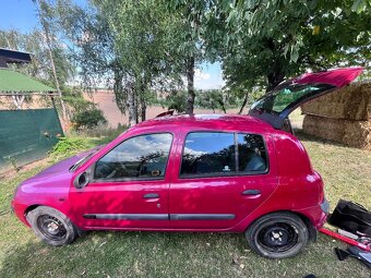 Renault clio 2002 - 5