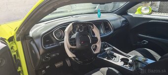 Predám dodge challenger 6.4 hemi shaker - 5