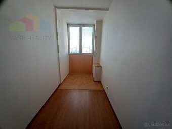 REZERVOVANÉ Predáme veľký 3,5 izbový byt - Dubnica nad V - 5