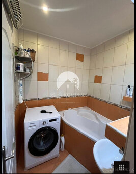 Na PREDAJ pekný, slnečný, štvorizbový byt s balkónom v Štúro - 5
