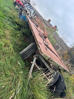 Predám 9t vlečku so silážnou korbou - 5