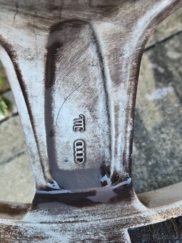 Audi r17 225/45 - 5