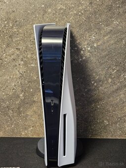 Playstation 5 s mechanikou, 825Gb, RGB drziak na stenu - 5